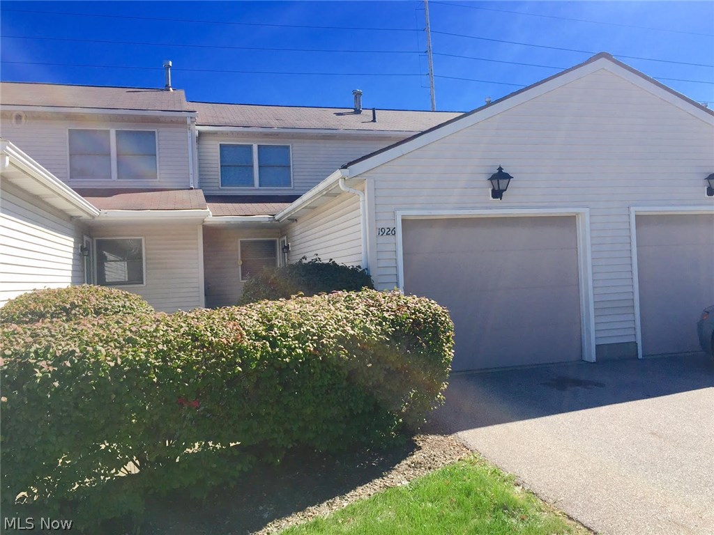 Welcome to this awesome Condo in Locust Grove. 2 Large bedrooms with large spacious closets. Updated kitchen with brand new countertops, brandnew stainless steel stove, dishwasher, range-hood and refrigerator 2 years old. Ceramic tile flooring, and many upgrades to this wonderful condo in a wonderful community.
