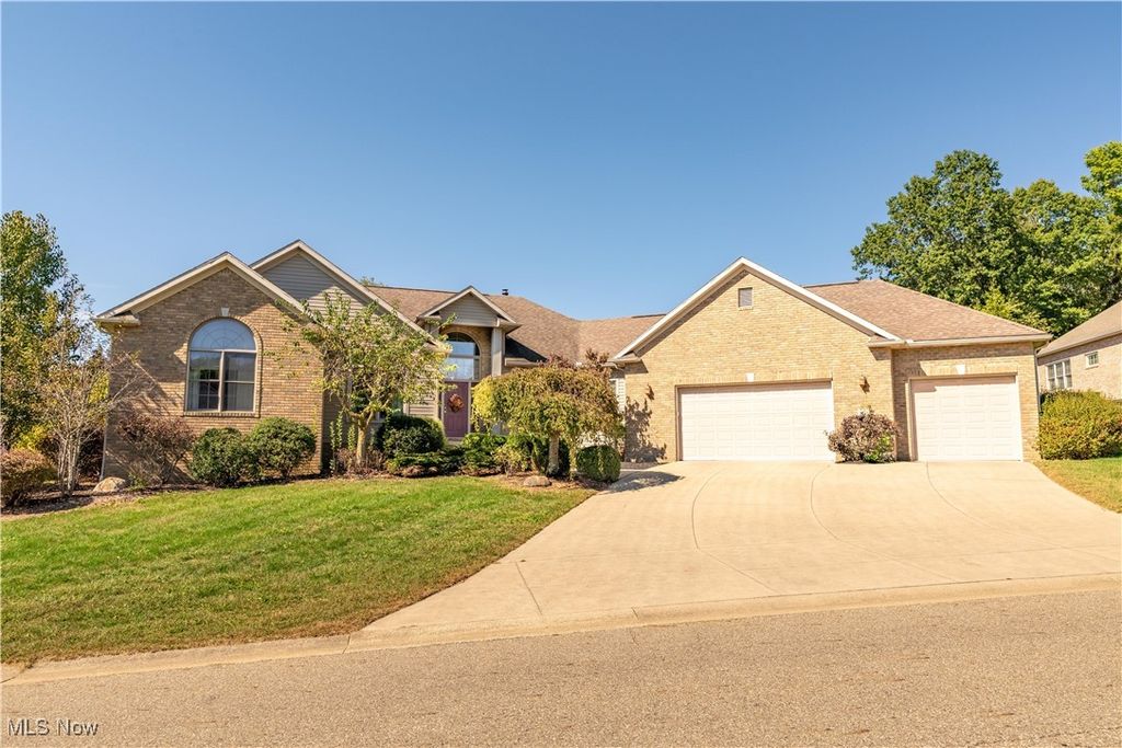 Photo of 3051 Blue Ash Avenue NW, Canton, OH 44708 (MLS # 5170263)