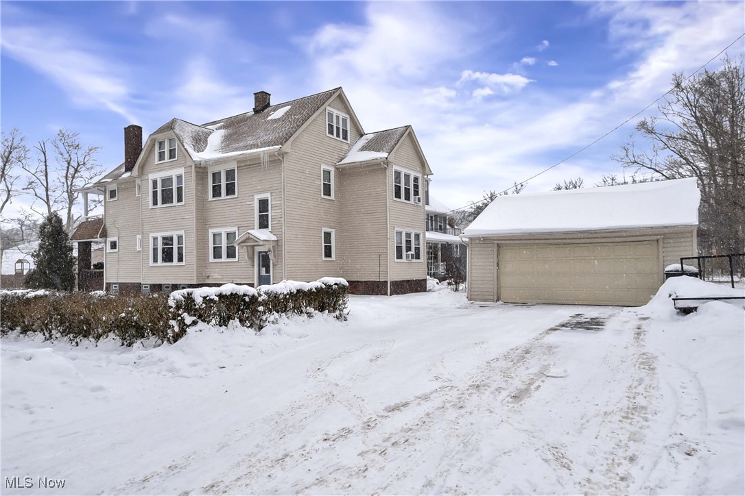 Shaker Lakes 01 - Residential Income