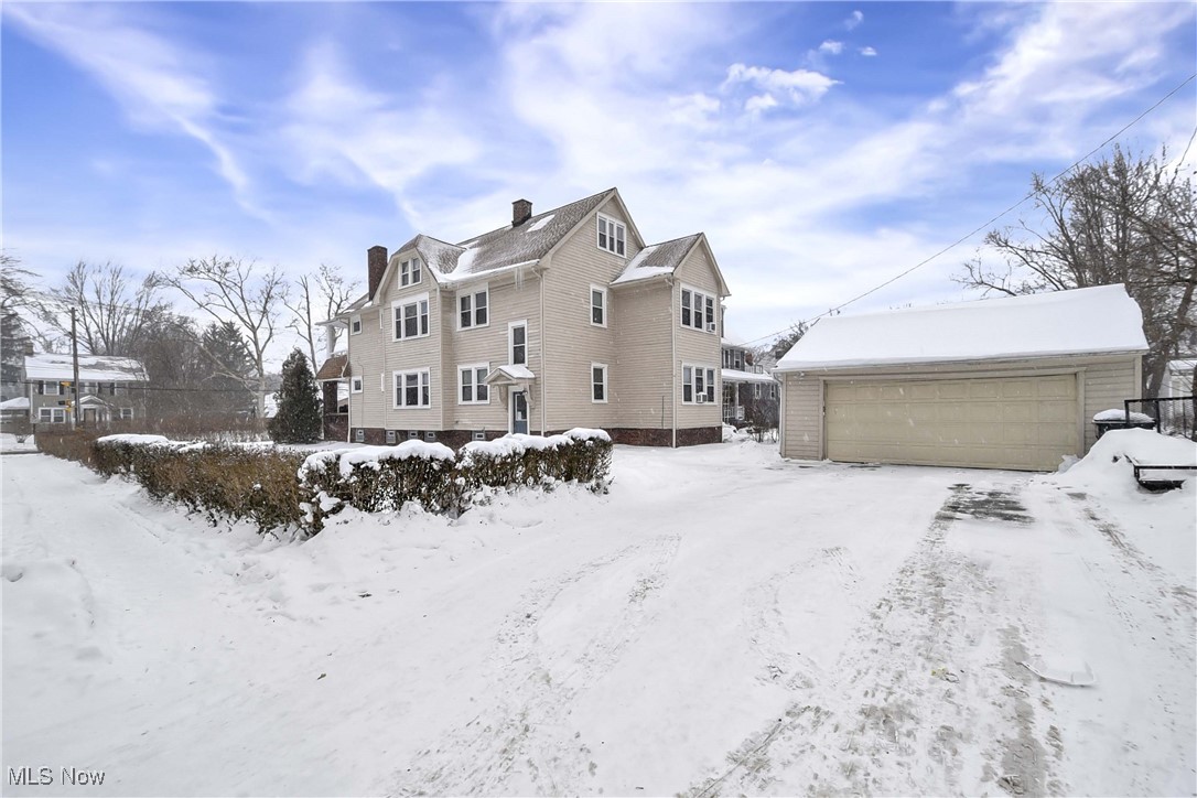 Shaker Lakes 01 - Residential Income