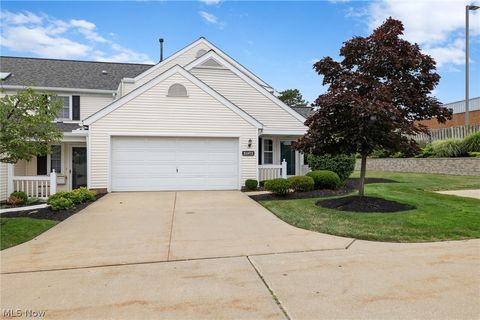 Condo For Sale - 21872 Addington Boulevard #15<br/> Cuyahoga County, Rocky River, OH 44116