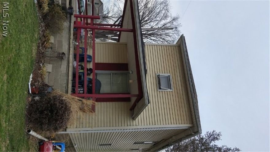 Great investment opportunity or make a family home. This 3 bed 1 bath home has had the same tenants for 5 years at 550.00 a month. Tenants may stay with new owners.