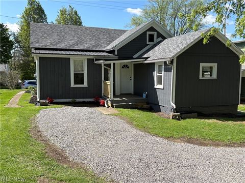 Tiny photo for 770 W Martin Street, East Palestine, OH 44413 (MLS # 5202596)