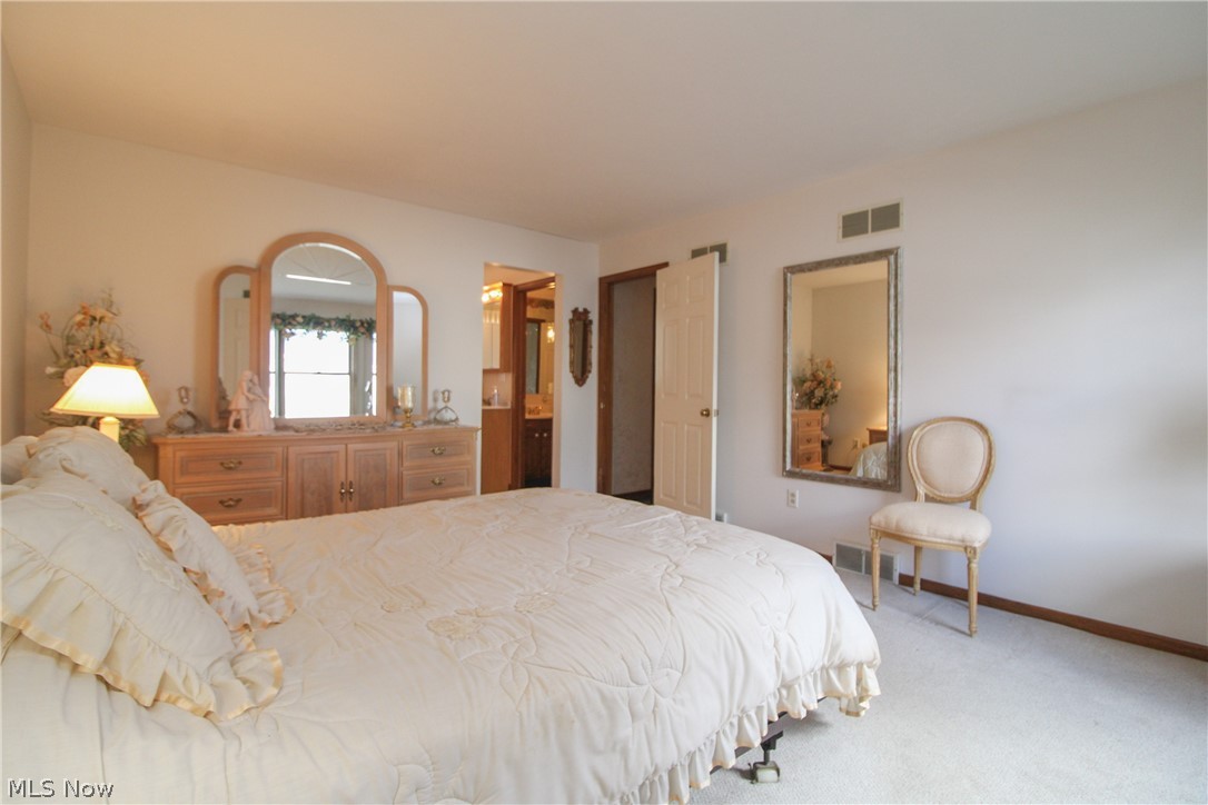 Applewoods Cross Condo - Residential