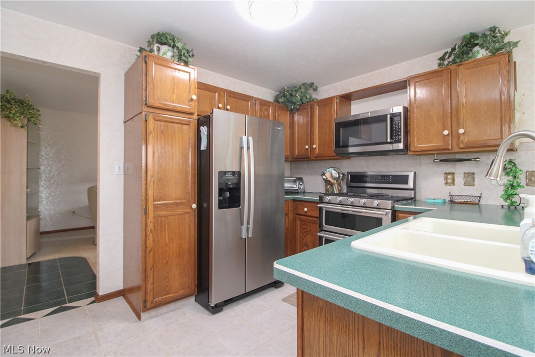 Applewoods Cross Condo - Residential