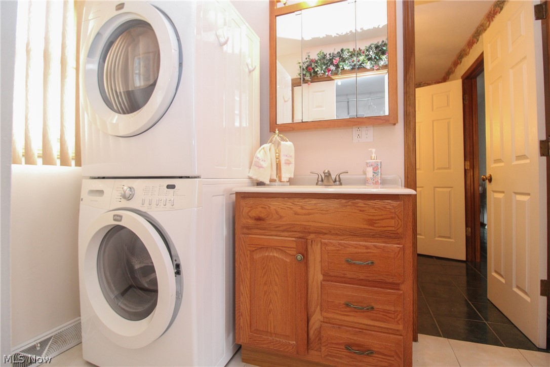 Applewoods Cross Condo - Residential