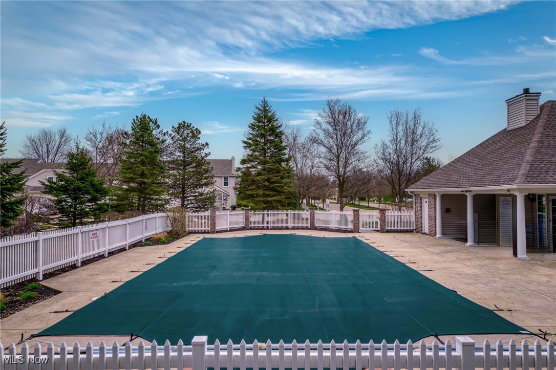 Westlake, Ohio 44145, United States, 3 Bedrooms Bedrooms, ,3 BathroomsBathrooms,Residential,Pending,105678