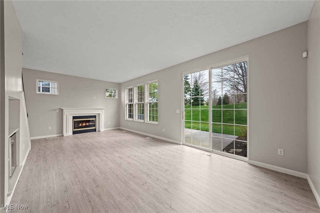 Westlake, Ohio 44145, United States, 3 Bedrooms Bedrooms, ,3 BathroomsBathrooms,Residential,Pending,105678