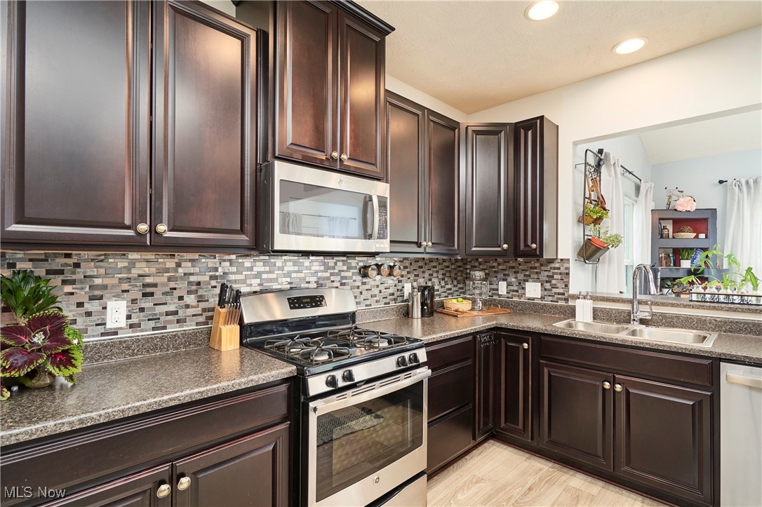 Lakes/Green #2 - Residential