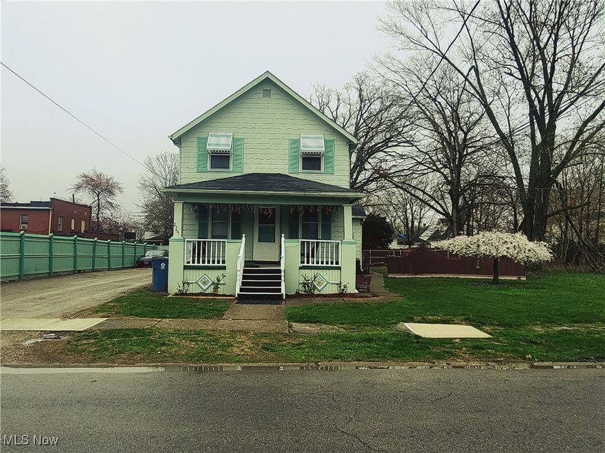 Great investment Duplex. Long time tenants. Large lot. Newer roof, Low taxes. Owner will not make any repairs. Sold As Is.