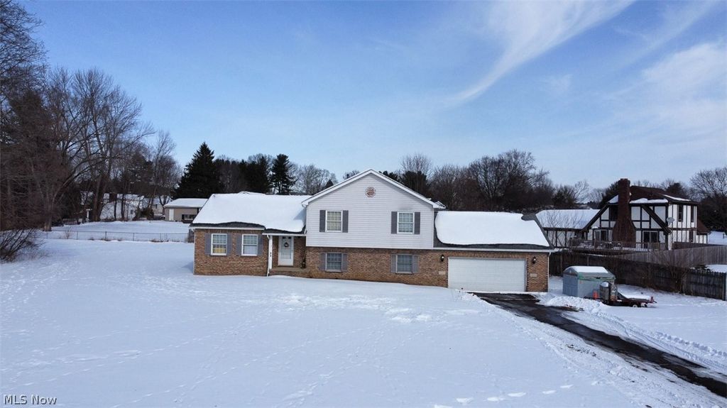 Photo of 5450 Erie Avenue NW, Canal Fulton, OH 44614 (MLS # 5192076)