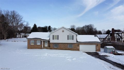 Homes For Sale - 5450 Erie Avenue<br/> Canal Fulton, OH 44614