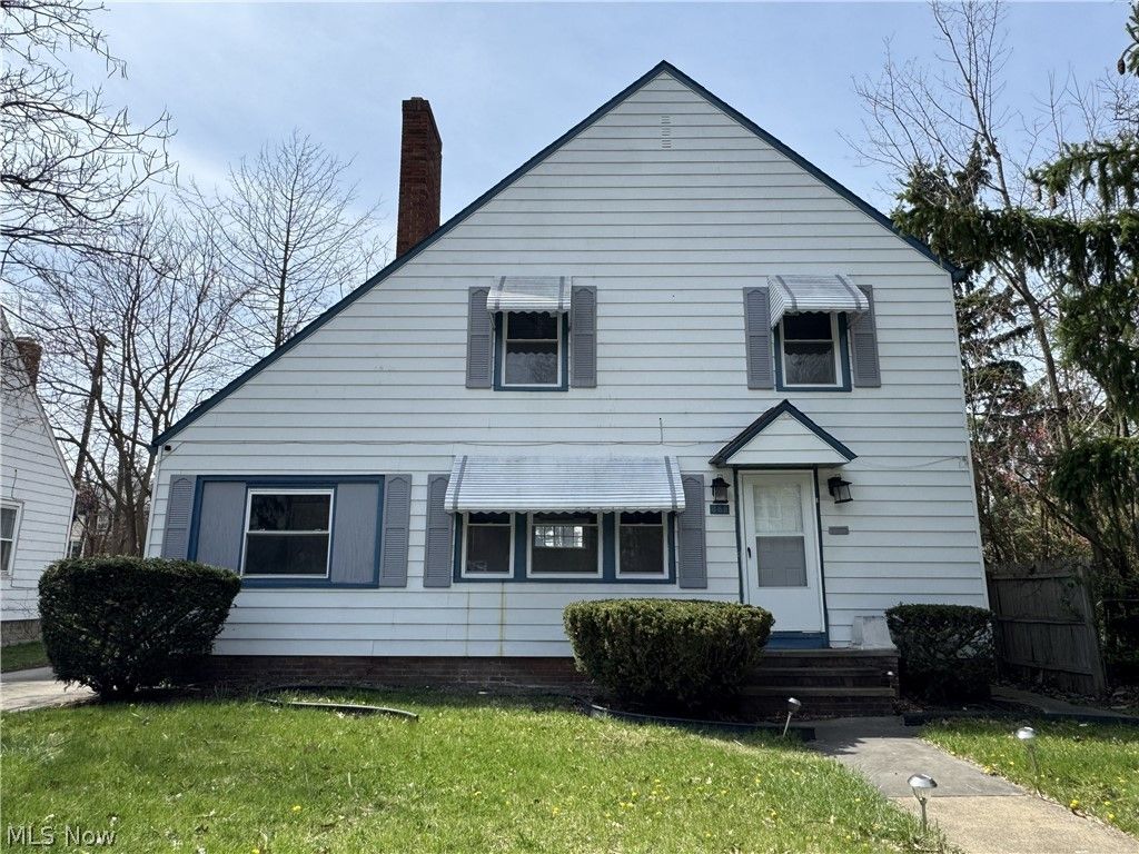 Photo of 888 Medford Road, Cleveland Heights, OH 44121 (MLS # 5204186)