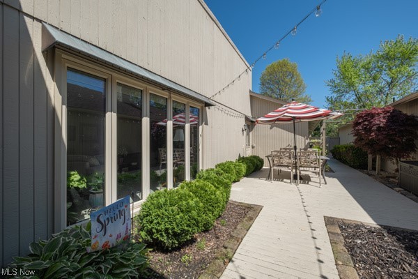 22146 Meadownorth Court, Strongsville, Ohio image 4