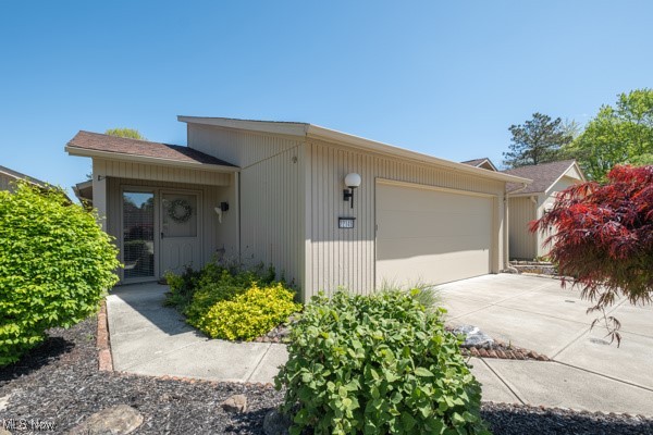 22146 Meadownorth Court, Strongsville, Ohio image 2