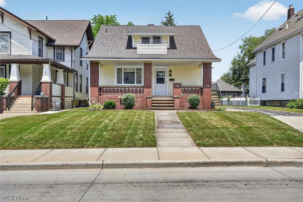 Photo of 1124 W 6th Street, Lorain, OH 44052 (MLS # 5225374)