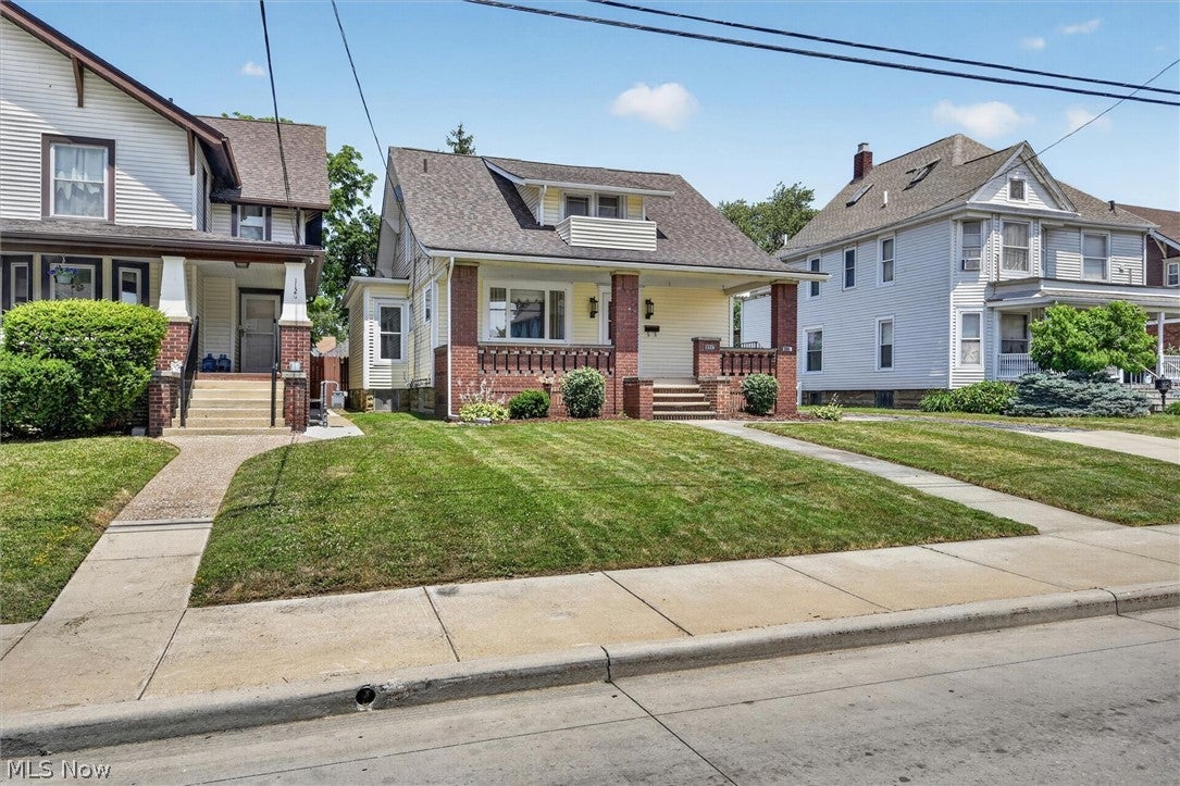 1124 W 6th Street