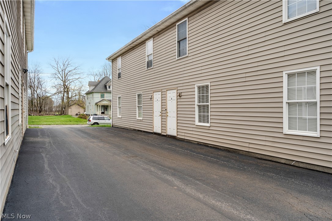 City/Youngstown - Commercial Sale