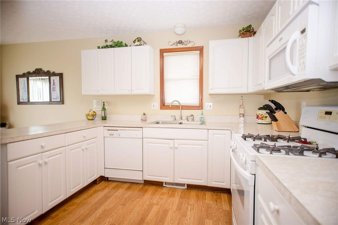 Charter Lakes Estates - Residential