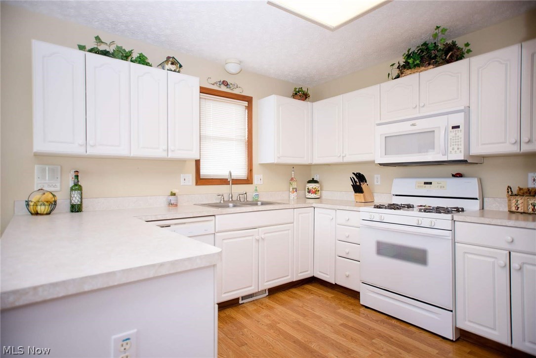 Charter Lakes Estates - Residential