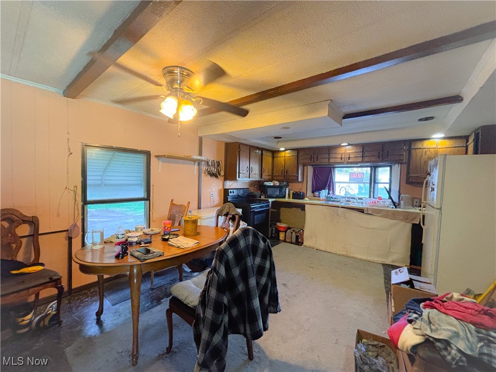 Beloit, Ohio 44609, United States, 2 Bedrooms Bedrooms, ,1 BathroomBathrooms,Residential,Active,231935