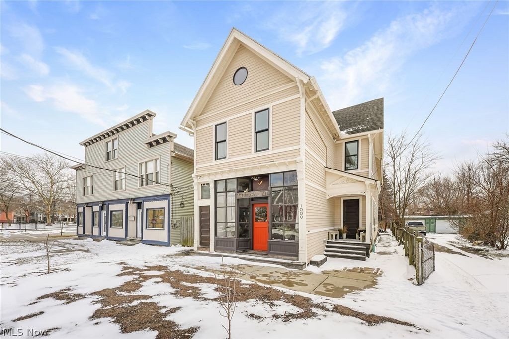 Photo of 1009 Kenilworth Avenue #3, Cleveland, OH 44113 (MLS # 5189007)