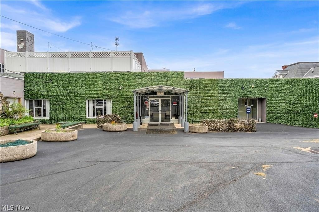 797 E Market Street 309