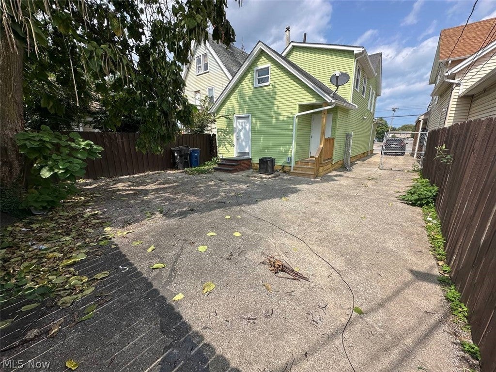 2709 Clark Avenue