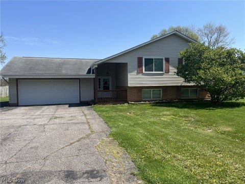 Homes For Sale - 8785 Root Road<br/> North Ridgeville, OH 44039
