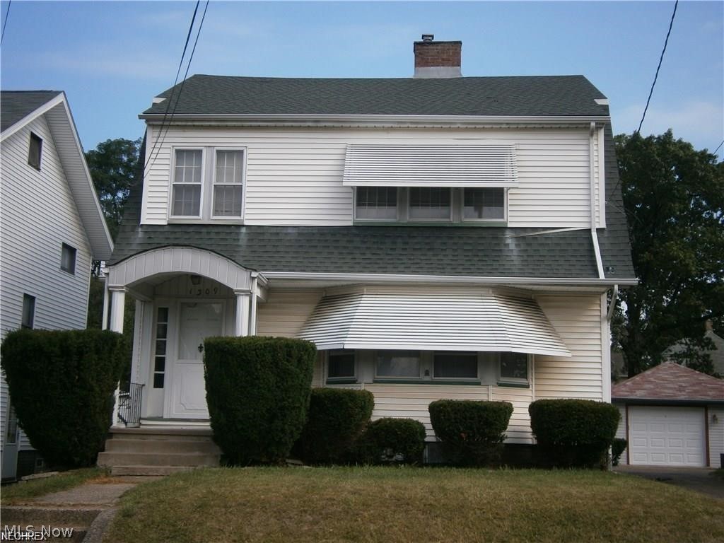 2 bedroom LARGE first floor unit of duplex. The rooms are amazing and the building has been treated very well. Tenant pays elec, gas. Move in ready. No credit check. Please call and see asap - app fee is $50 per adult.