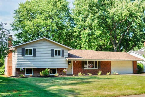 Homes For Sale - 7499 Harding Street<br/> Mentor, OH 44060