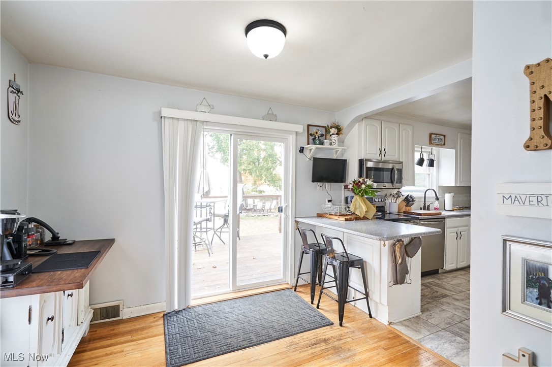 Massillon, Ohio 44646, United States, 3 Bedrooms Bedrooms, ,2 BathroomsBathrooms,Residential,Active,236823