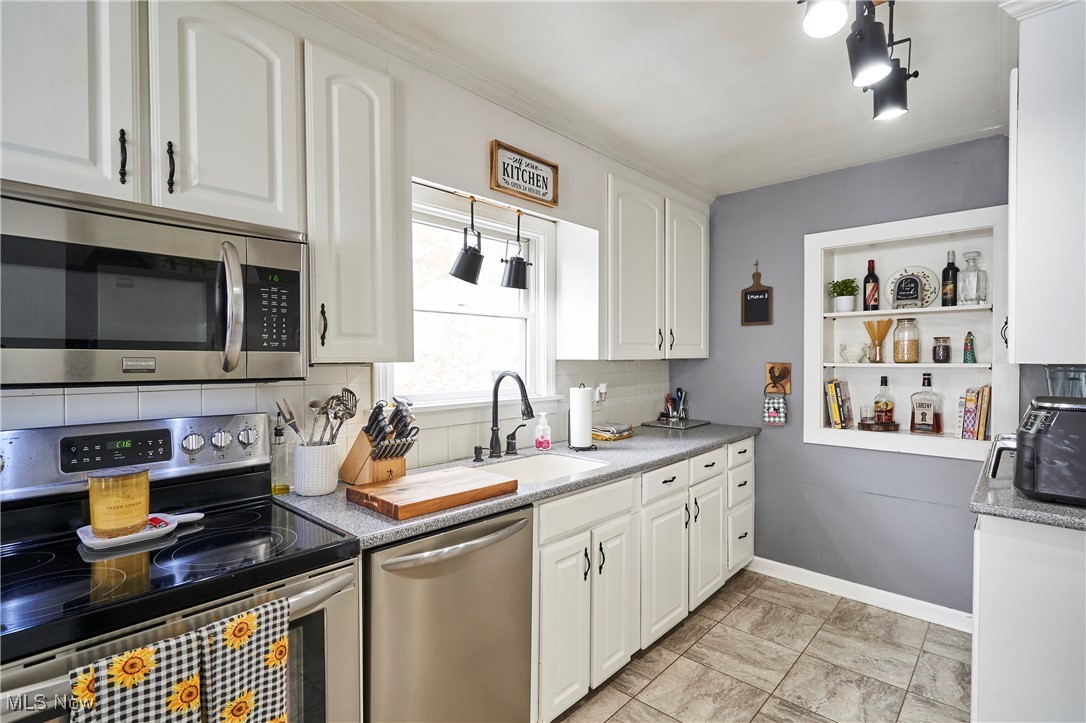 Massillon, Ohio 44646, United States, 3 Bedrooms Bedrooms, ,2 BathroomsBathrooms,Residential,Active,236823