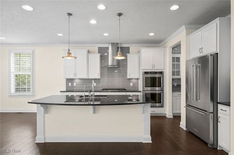 Tiny photo for 85 Brighton Drive, Aurora, OH 44202 (MLS # 5180245)