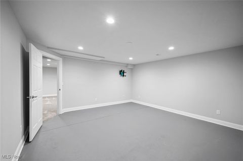 Tiny photo for 85 Brighton Drive, Aurora, OH 44202 (MLS # 5180245)