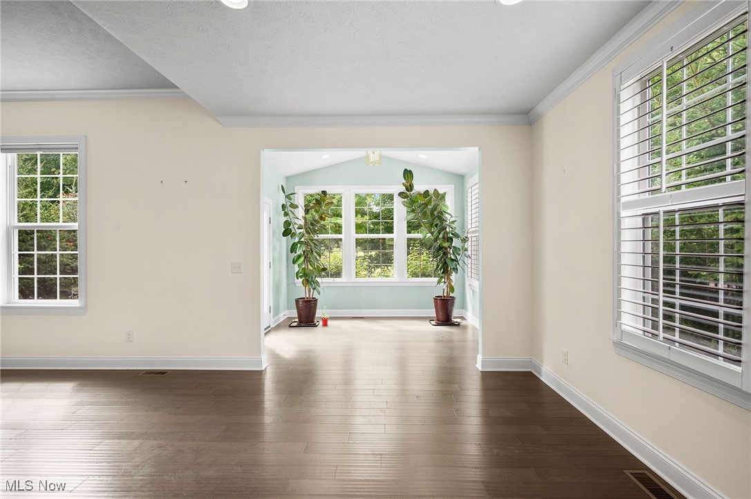 Clubside Manor Condo Ph 35 - Residential