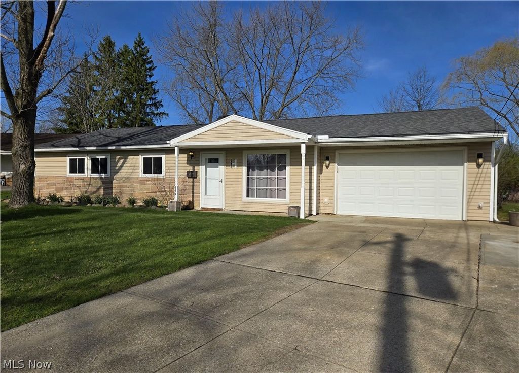 Photo of 6279 Tonbridge Court, Bedford Heights, OH 44146 (MLS # 5188377)