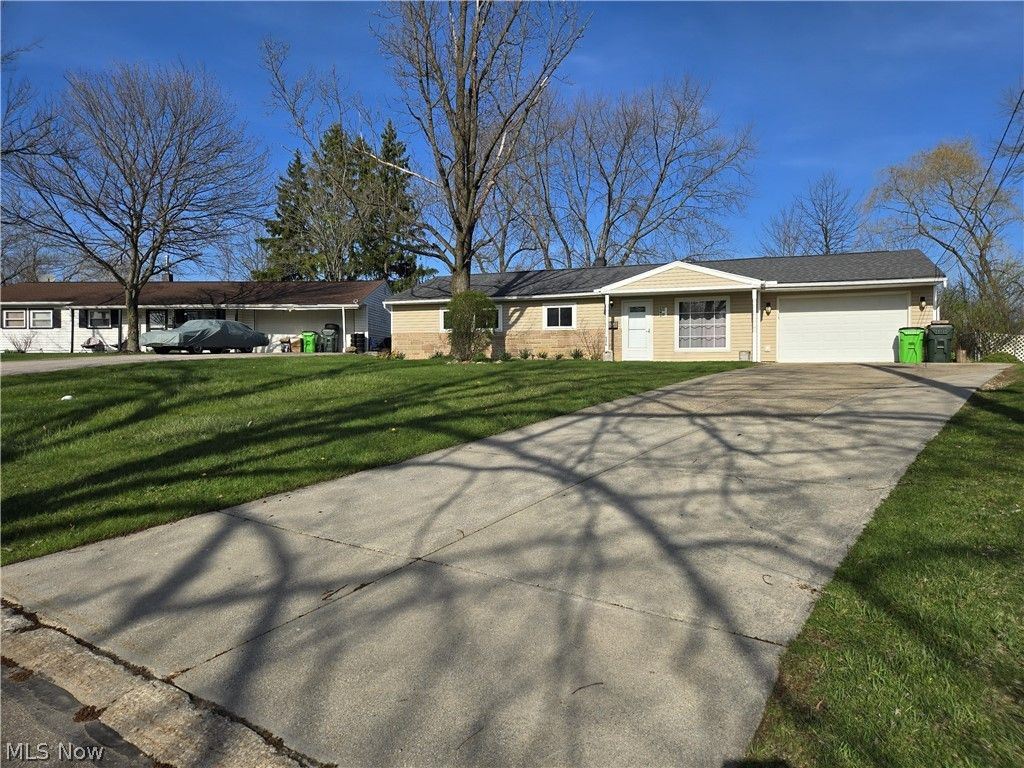 Photo of 6279 Tonbridge Court, Bedford Heights, OH 44146 (MLS # 5188377)