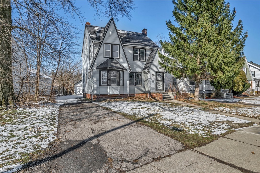 Cleveland Heights Blvd - Residential