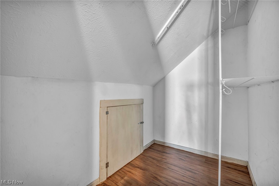 Cleveland Heights Blvd - Residential