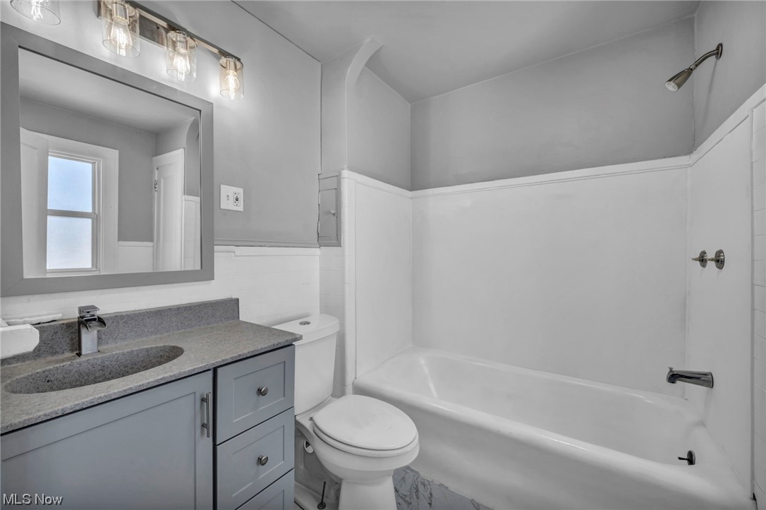 Cleveland Heights Blvd - Residential