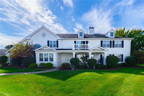 Condo For Sale - 23453 Grist Mill Court #4<br/> Olmsted Falls, OH 44138