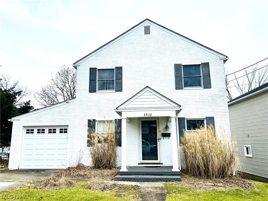 This 2-story, 3-bedroom home features a modern kitchen complete with stainless steel appliances. Enjoy the convenience of a main level family room and a 1-car garage seamlessly attached for easy access. Nestled in a desirable neighborhood, this residence is your key to comfortable and stylish living. Don't miss out-schedule you're viewing today! Lot to the left is also part of sale. Parcel 59 is 46x105 and parcel 60 is 46x109 per assessor's site.