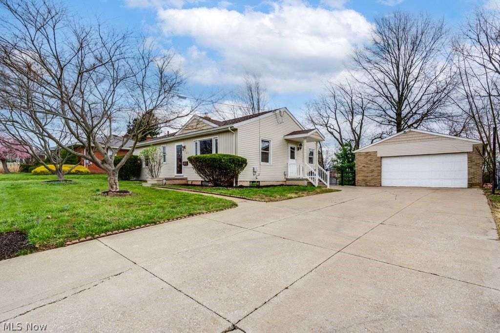 Photo of 545 Hillman Road, Akron, OH 44312 (MLS # 5198663)