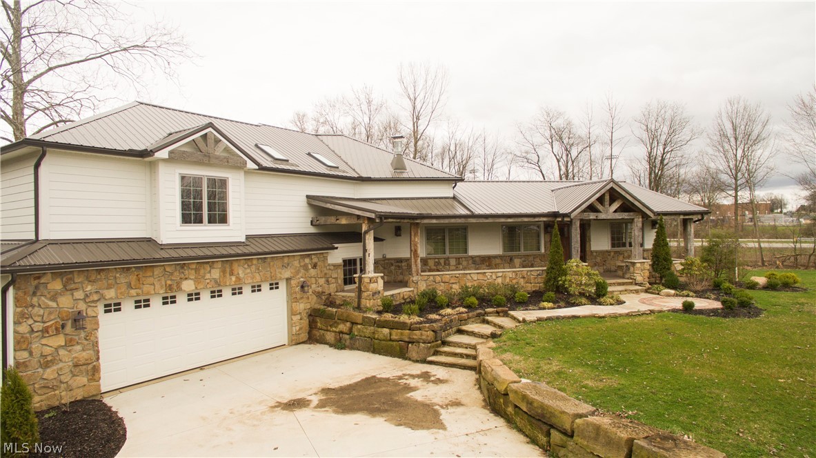 Breathtaking, Immaculate, and Jaw dropping. You have the opportunity to call this dream house a home! This home has it all. Enjoy a morning cup of coffee in your custom kitchen, and enjoy the evening sunset over your private lake front.
All applications completed online. $35 Application Fee per adult applicant. Credit, Criminal, and Civil background checks will be completed. Income must be greater than 2.5 times the rent.