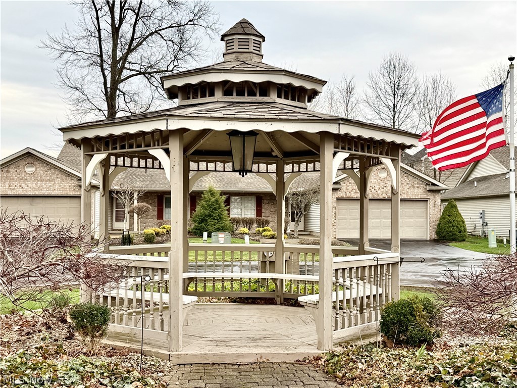 Roberto Place Condo - Residential