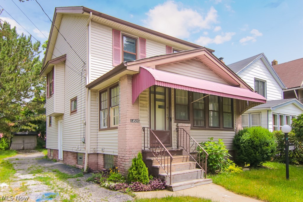 Freshly rehabbed and move in ready, perfect for first time home buyers or investors! Move right in and enjoy this spacious and classic built colonial, close to Waterloo arts, the highway and the beach! Investors there is a tenant in place and looking forward to staying. Currently rented at $775.