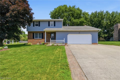 Homes For Sale - 1749 Cove Street<br/> Uniontown, OH 44685