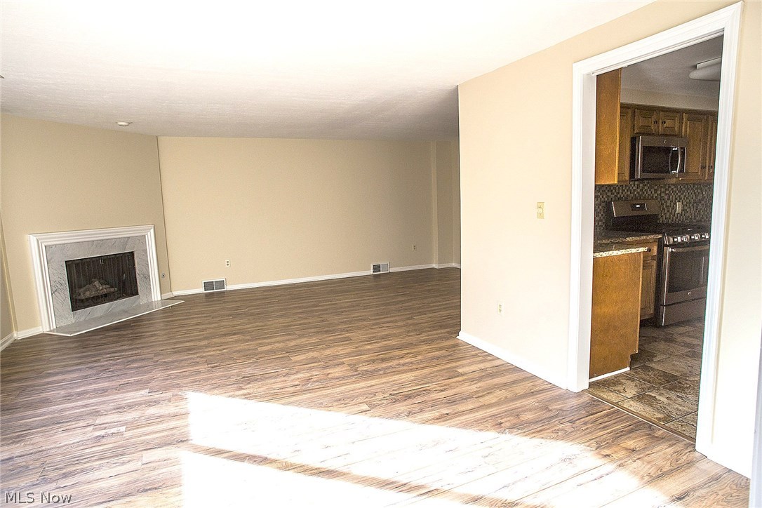 Hampton Woods - Residential