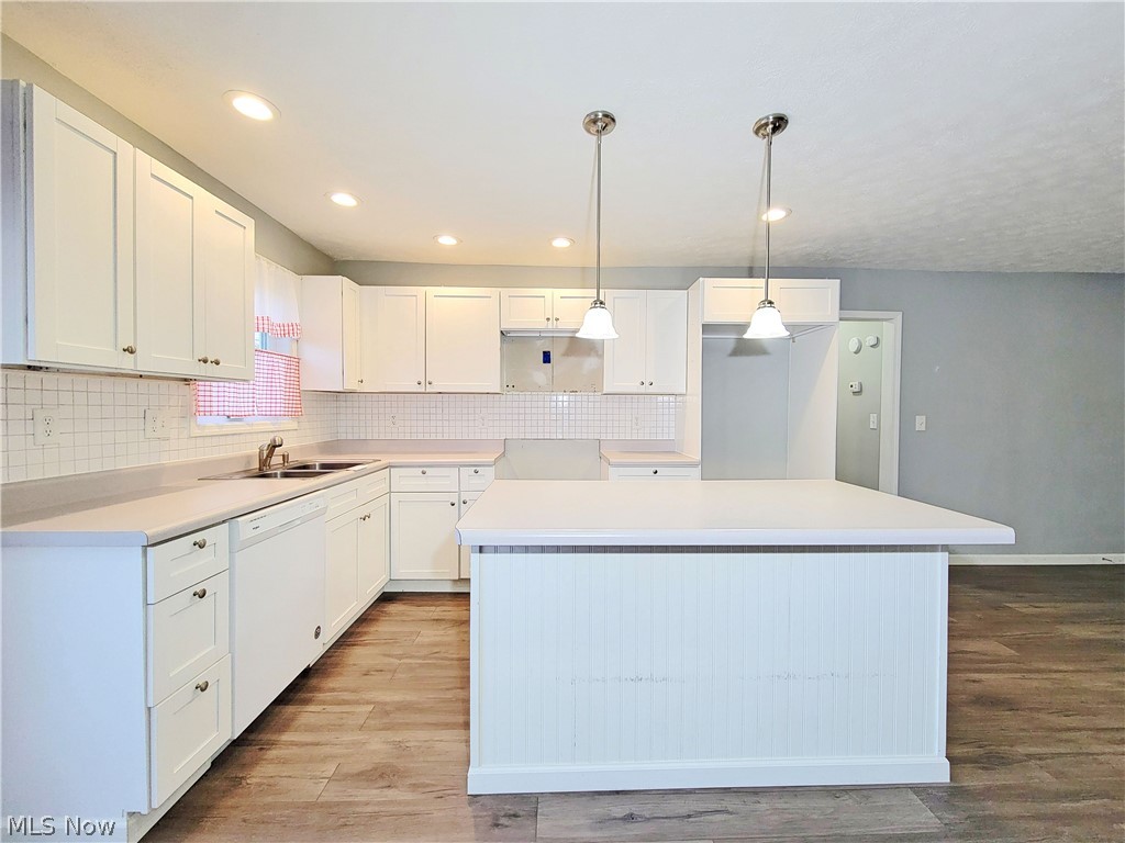 E M Bentleys Adn - Residential